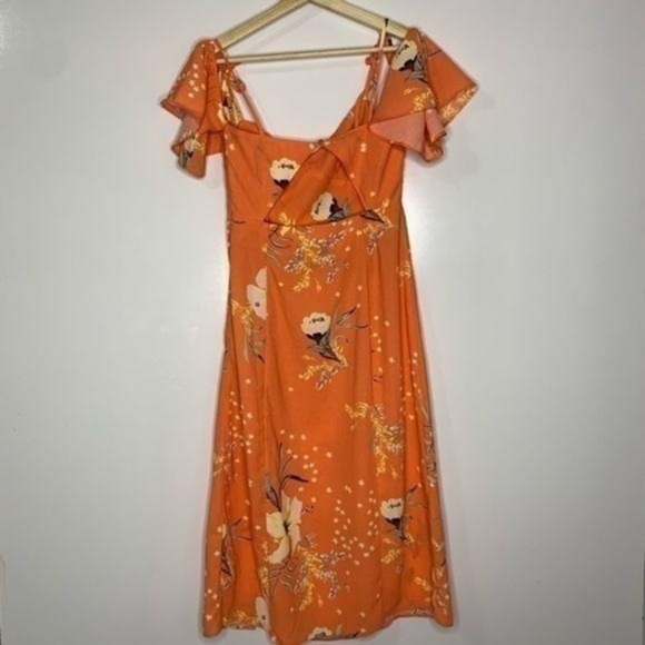 UO Boardwalk Cold-Shoulder Midi Dress - Picture 3 of 12